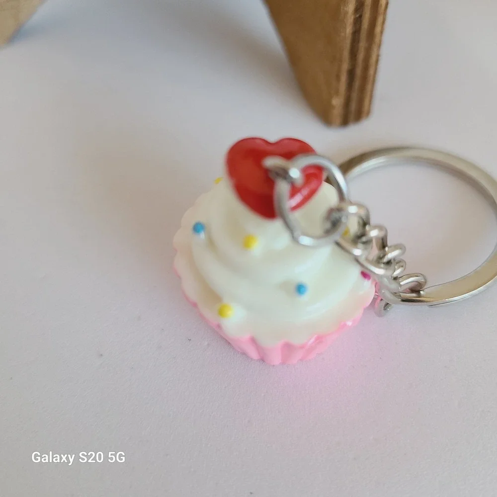 Cupcake Keychain‎ Heart Topping Pink White Fun Accessory Car Bag Charm NWOT